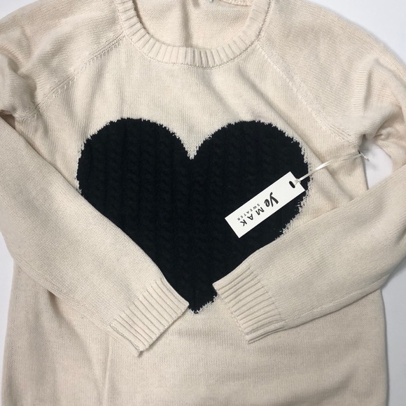 💜VALENTINES DAY BOUTIQUE CREAM SWEATER WITH BLACK HEART - Picture 5 of 7